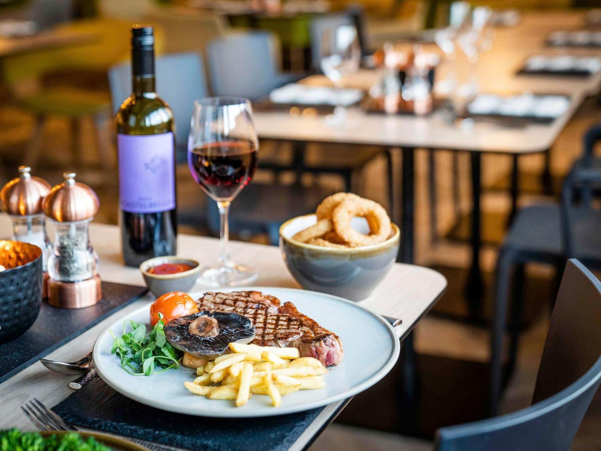 Mercure Newport Экстерьер фото