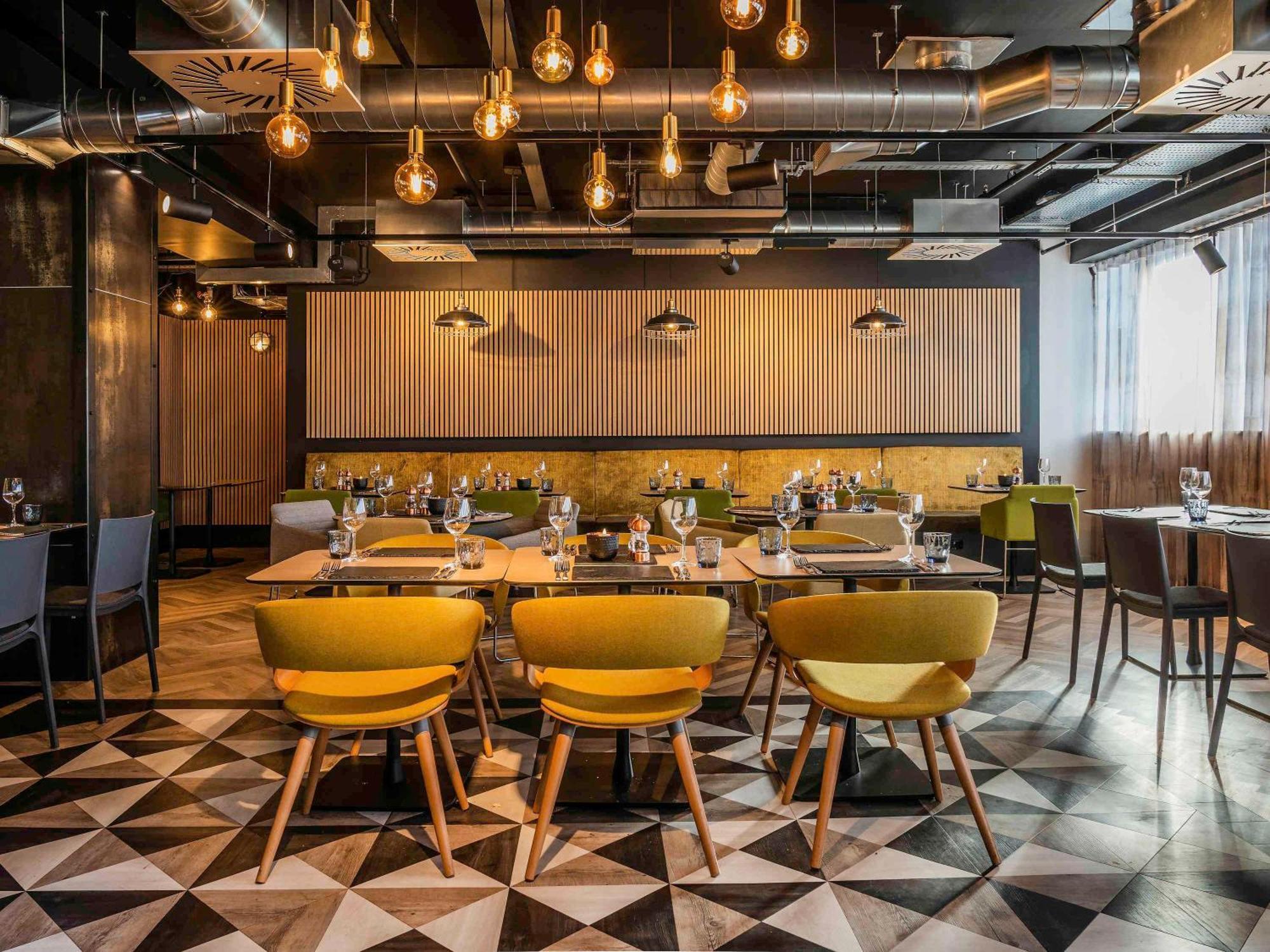 Mercure Newport Экстерьер фото