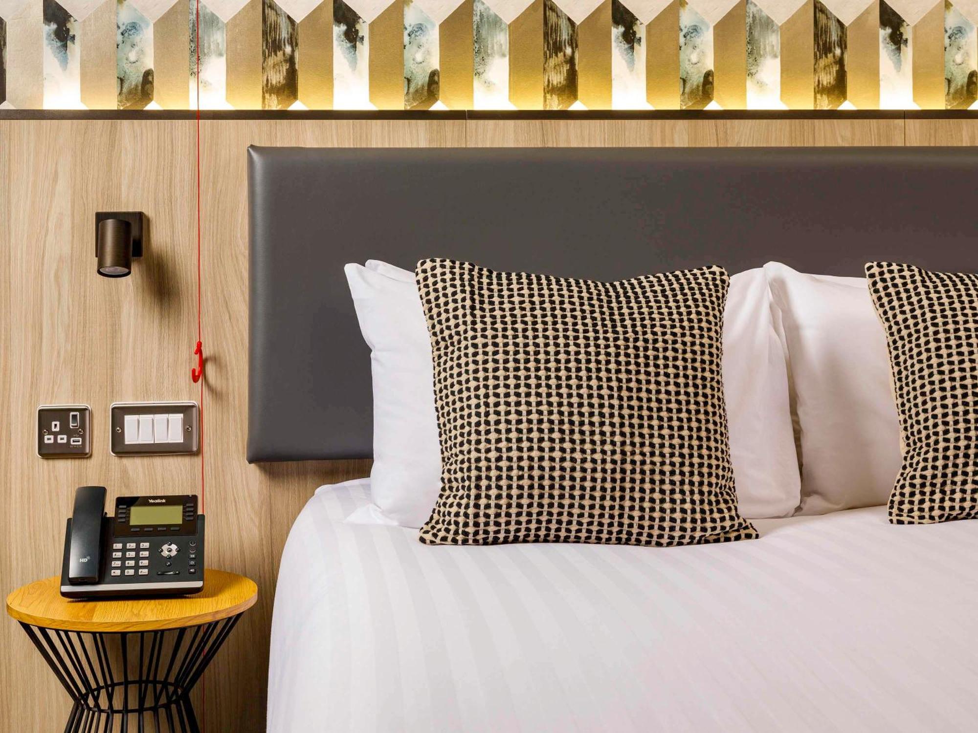 Mercure Newport Экстерьер фото