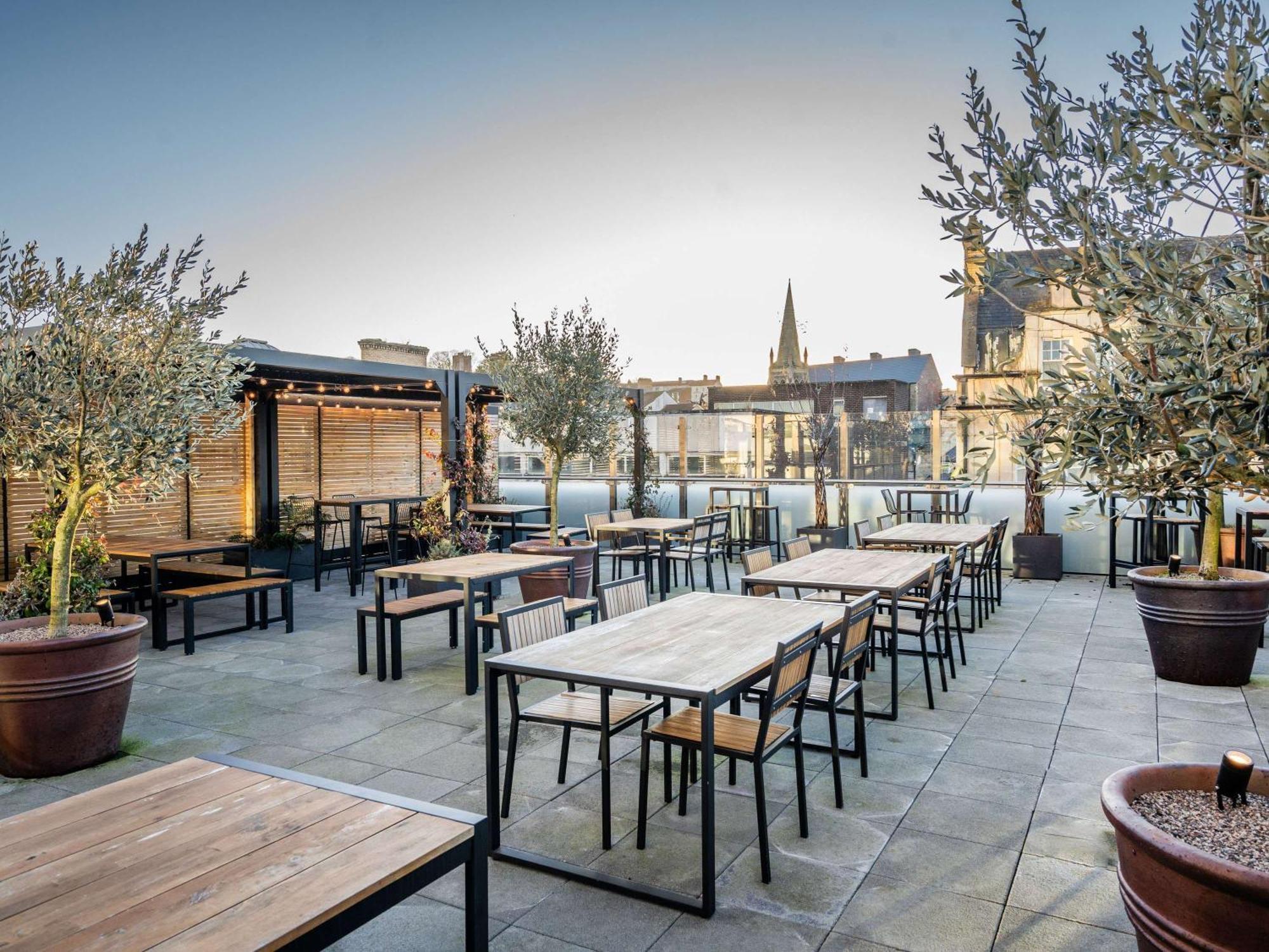 Mercure Newport Экстерьер фото