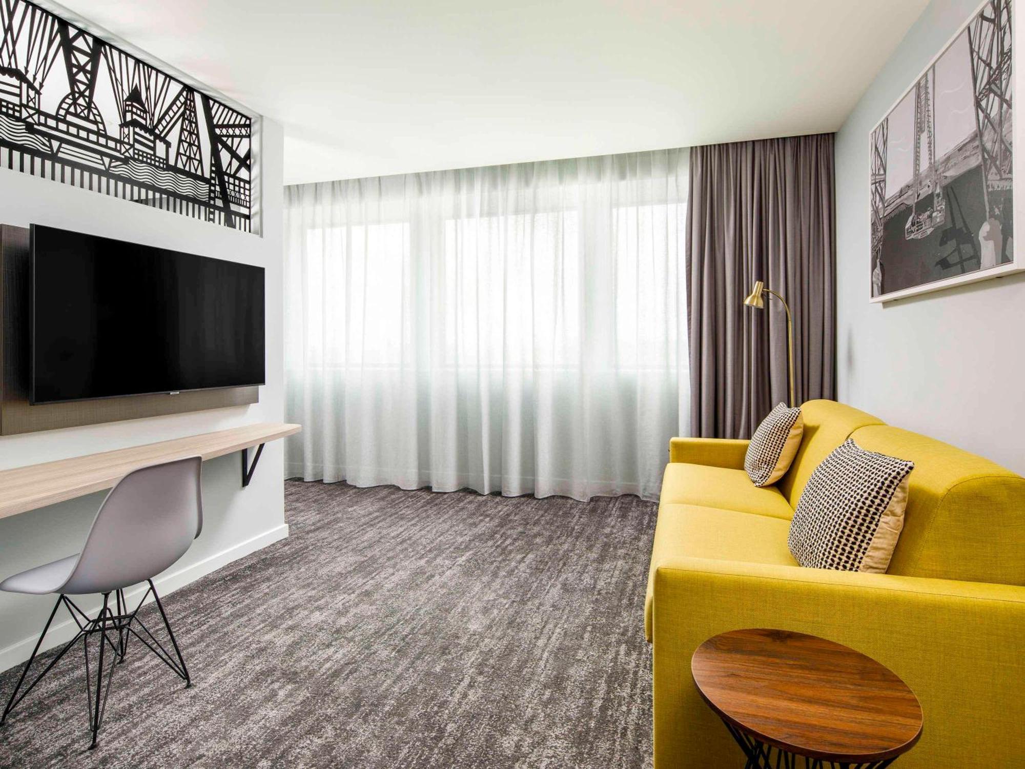 Mercure Newport Экстерьер фото