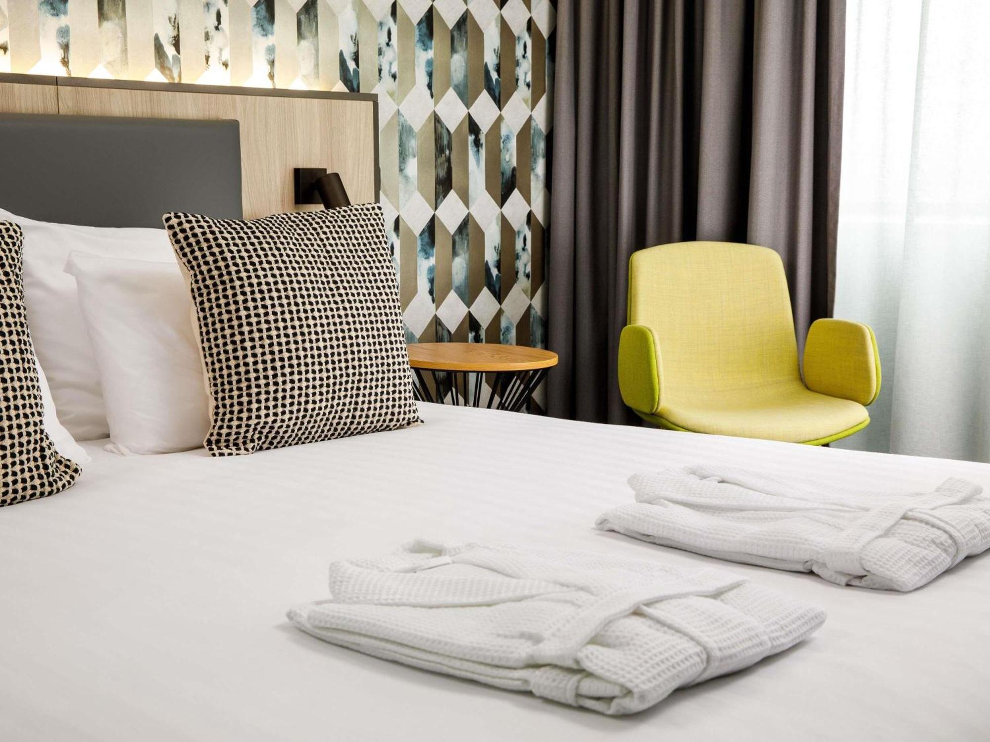 Mercure Newport Экстерьер фото